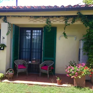  Apartment La Casina Di Eleonora Italy